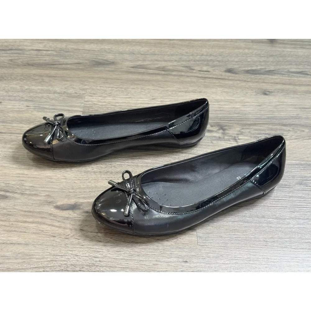 Geox Respira Ballet Flats 10 Cap Toe Patent Leather Bow Parisian Quiet Luxury